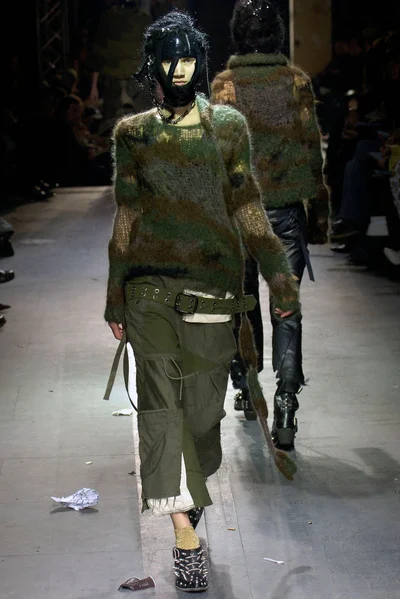 Look 17